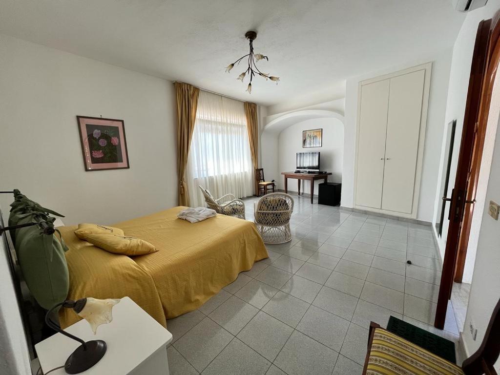 Villa Loreta Forio di Ischia Екстериор снимка