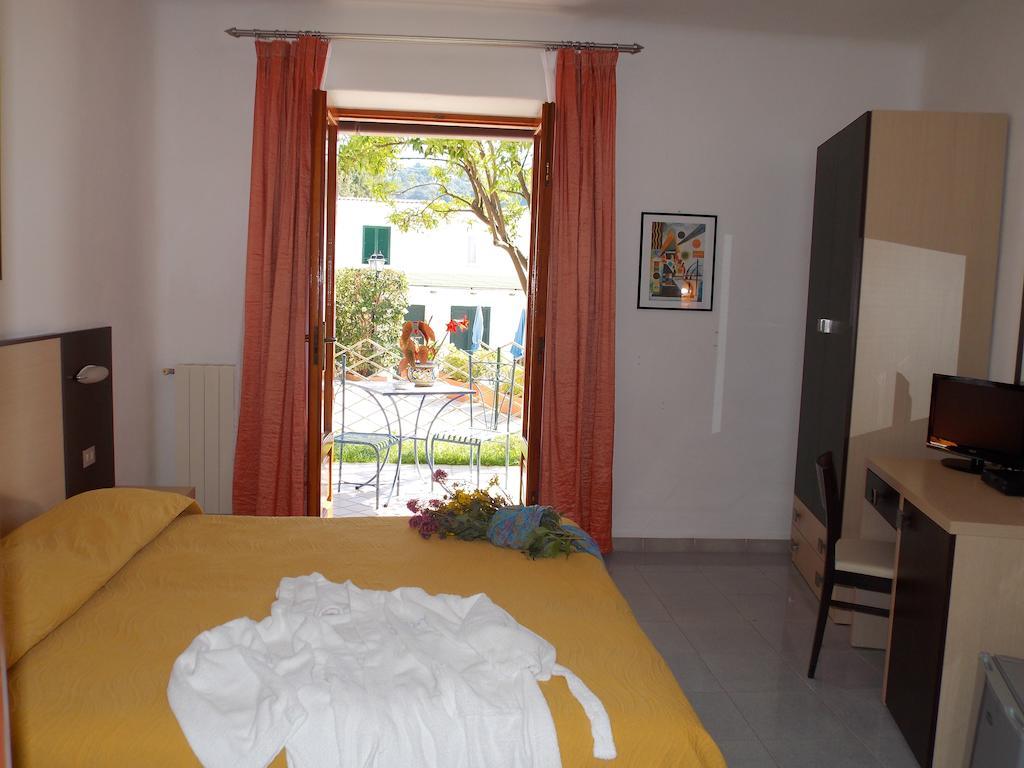 Villa Loreta Forio di Ischia Екстериор снимка