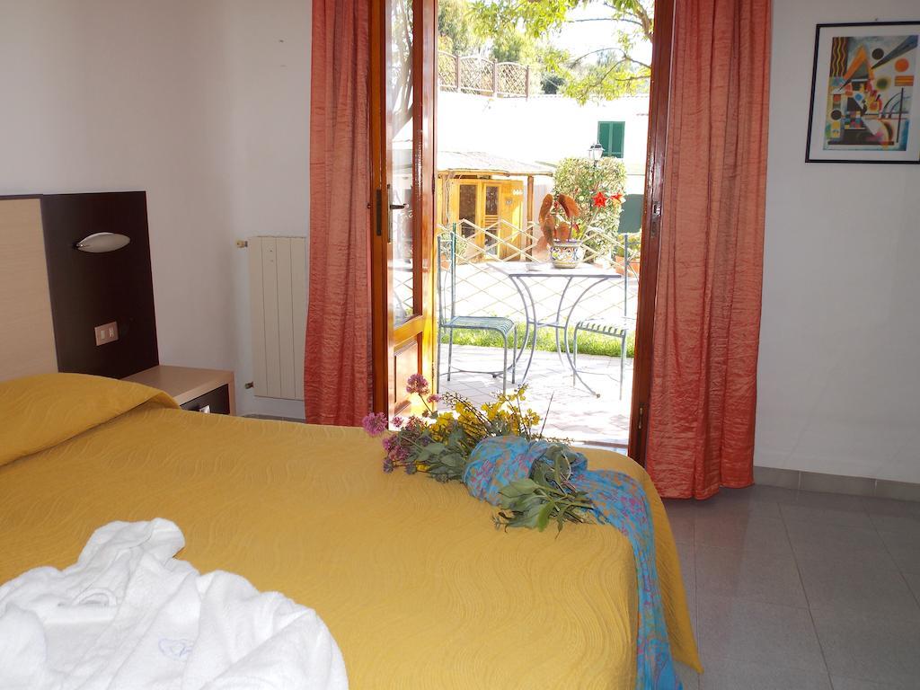 Villa Loreta Forio di Ischia Екстериор снимка