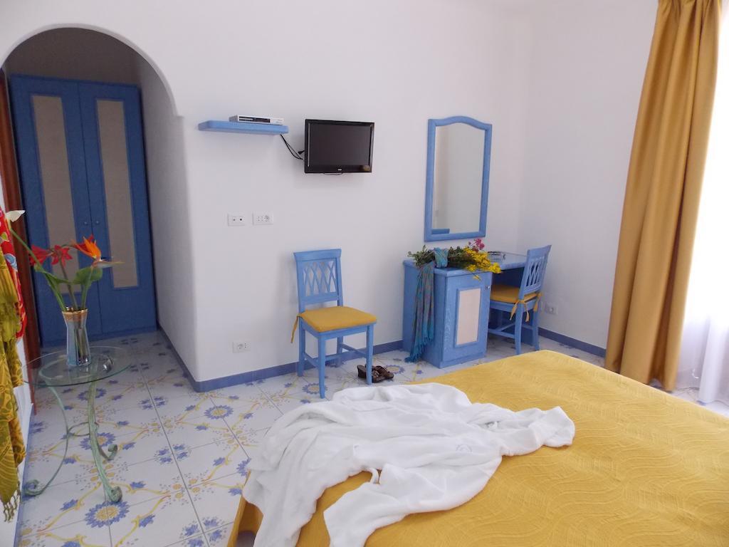 Villa Loreta Forio di Ischia Екстериор снимка