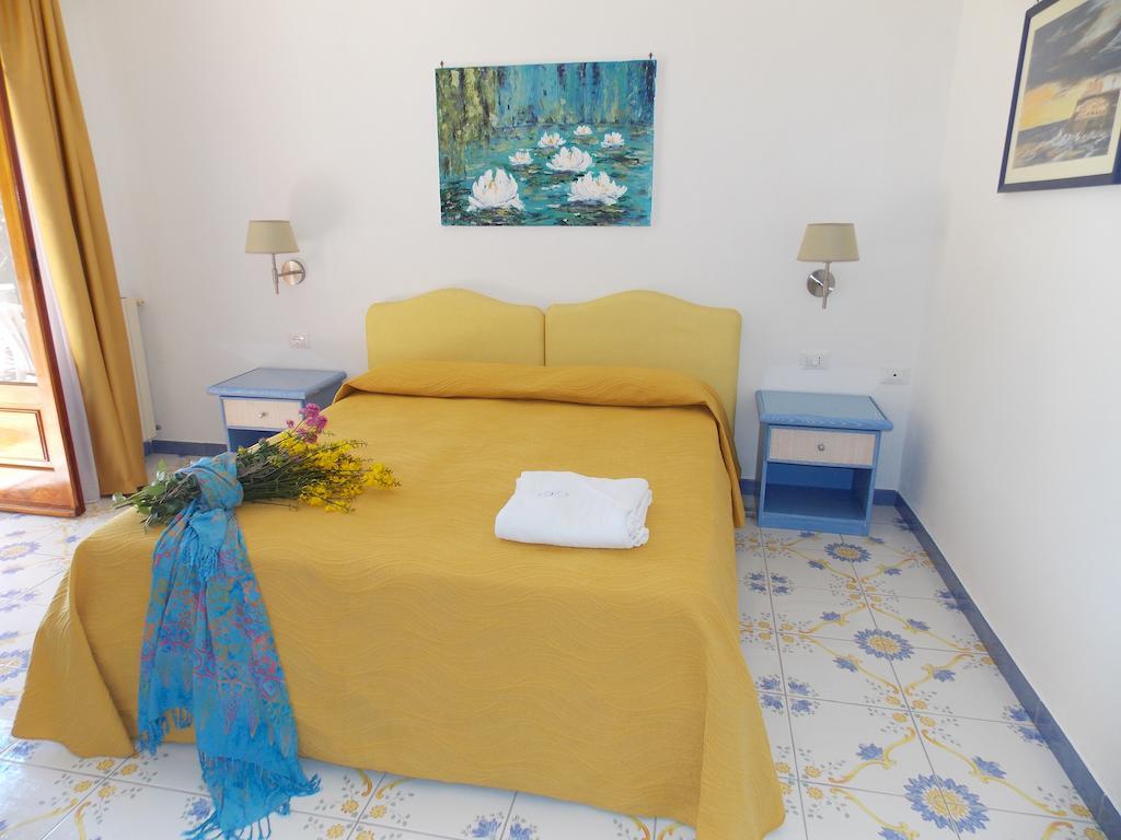 Villa Loreta Forio di Ischia Екстериор снимка