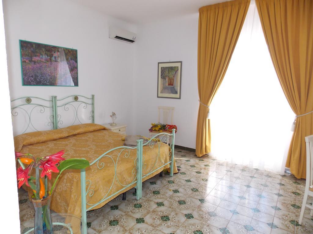 Villa Loreta Forio di Ischia Екстериор снимка