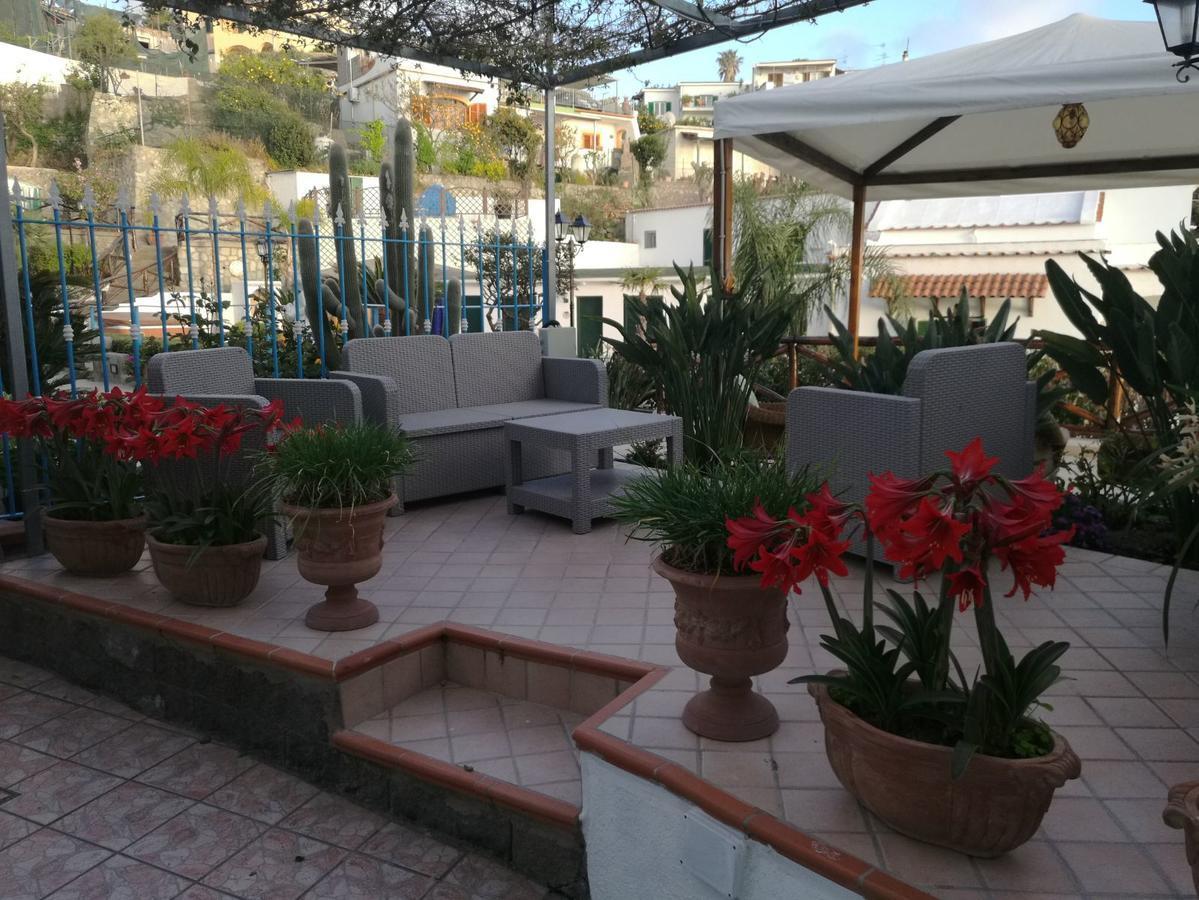 Villa Loreta Forio di Ischia Екстериор снимка